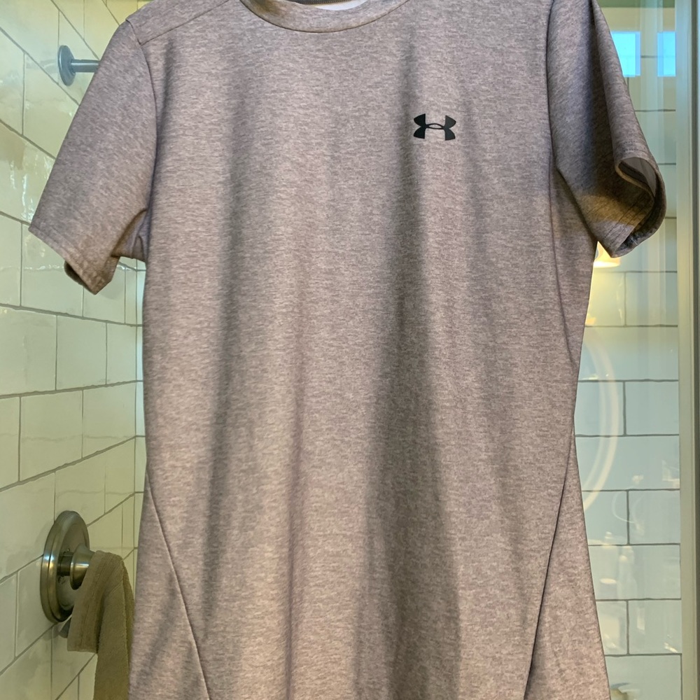 Under Armour Fitted Heat Gear T shirt